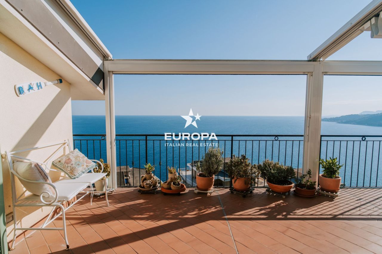 Ático en Ospedaletti, Italia, 148 m² - imagen 2