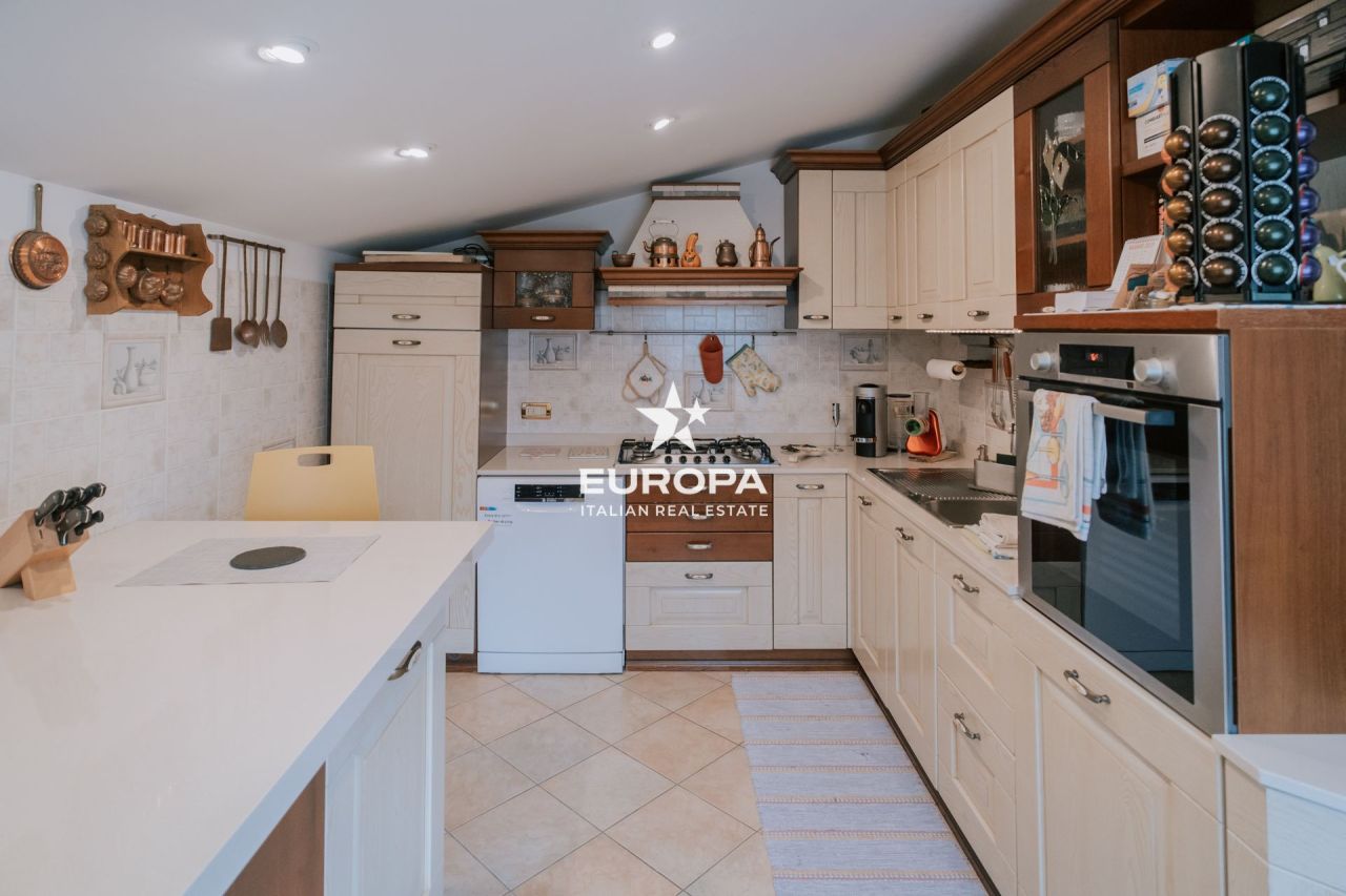 Ático en Ospedaletti, Italia, 148 m² - imagen 9