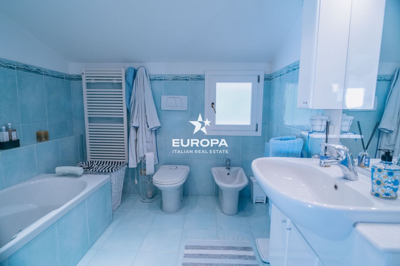 Ático en Ospedaletti, Italia, 148 m² - imagen 10