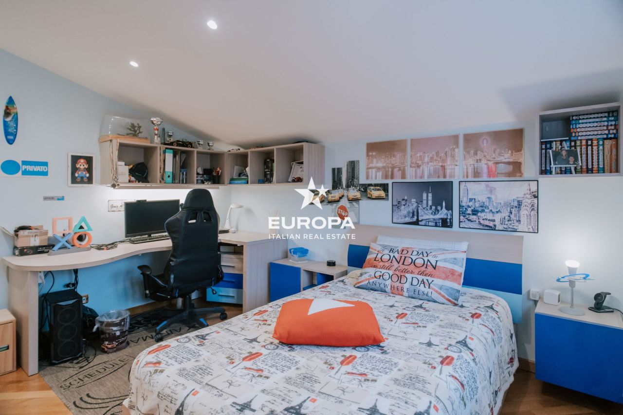 Ático en Ospedaletti, Italia, 148 m² - imagen 11