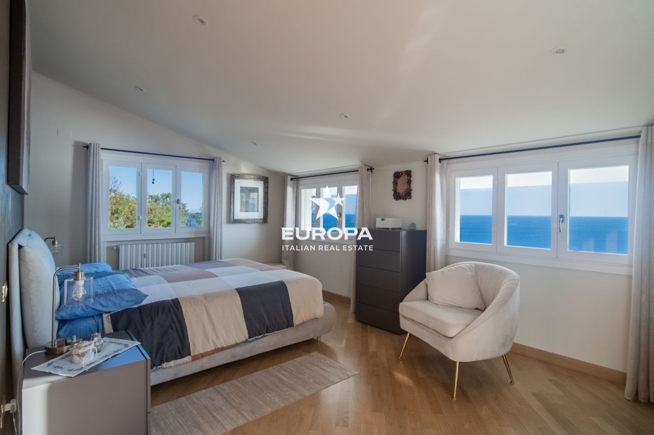 Ático en Ospedaletti, Italia, 148 m² - imagen 13