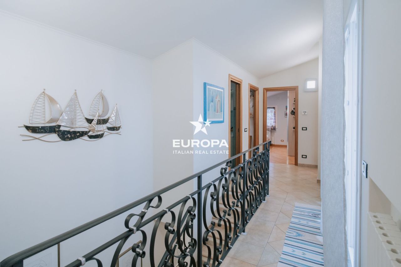 Ático en Ospedaletti, Italia, 148 m² - imagen 14