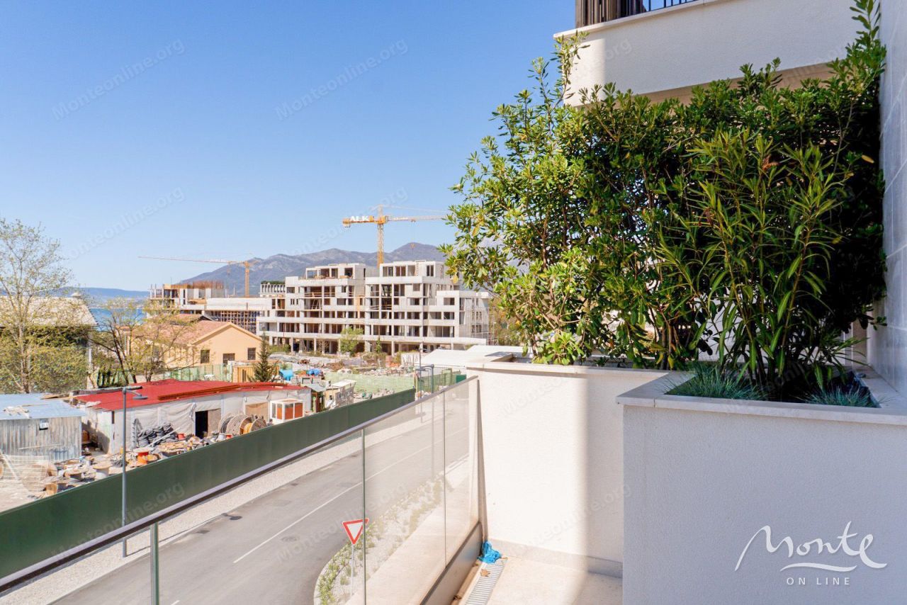 Studio in Tivat, Montenegro, 62 m² - picture 1