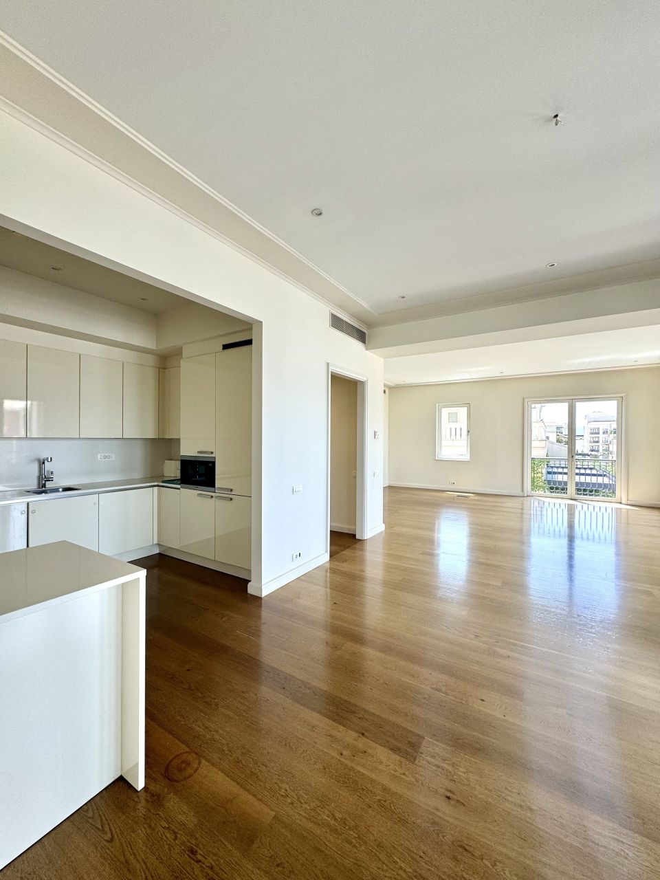 Piso en Tivat, Montenegro, 223 m² - imagen 4