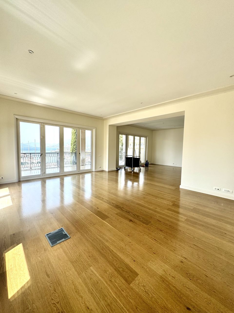 Piso en Tivat, Montenegro, 223 m² - imagen 6