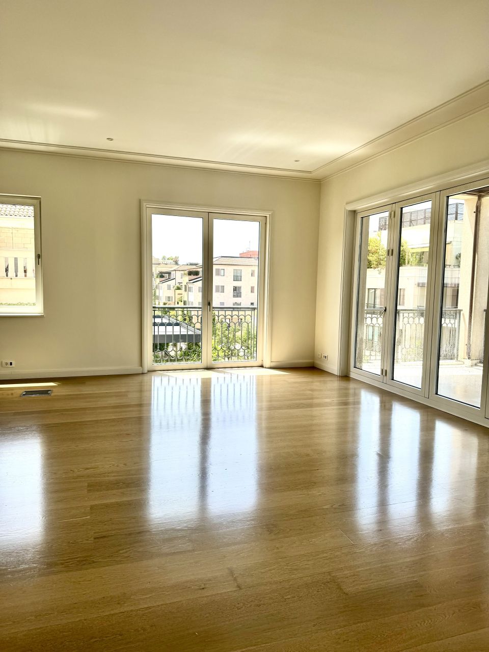 Piso en Tivat, Montenegro, 223 m² - imagen 7