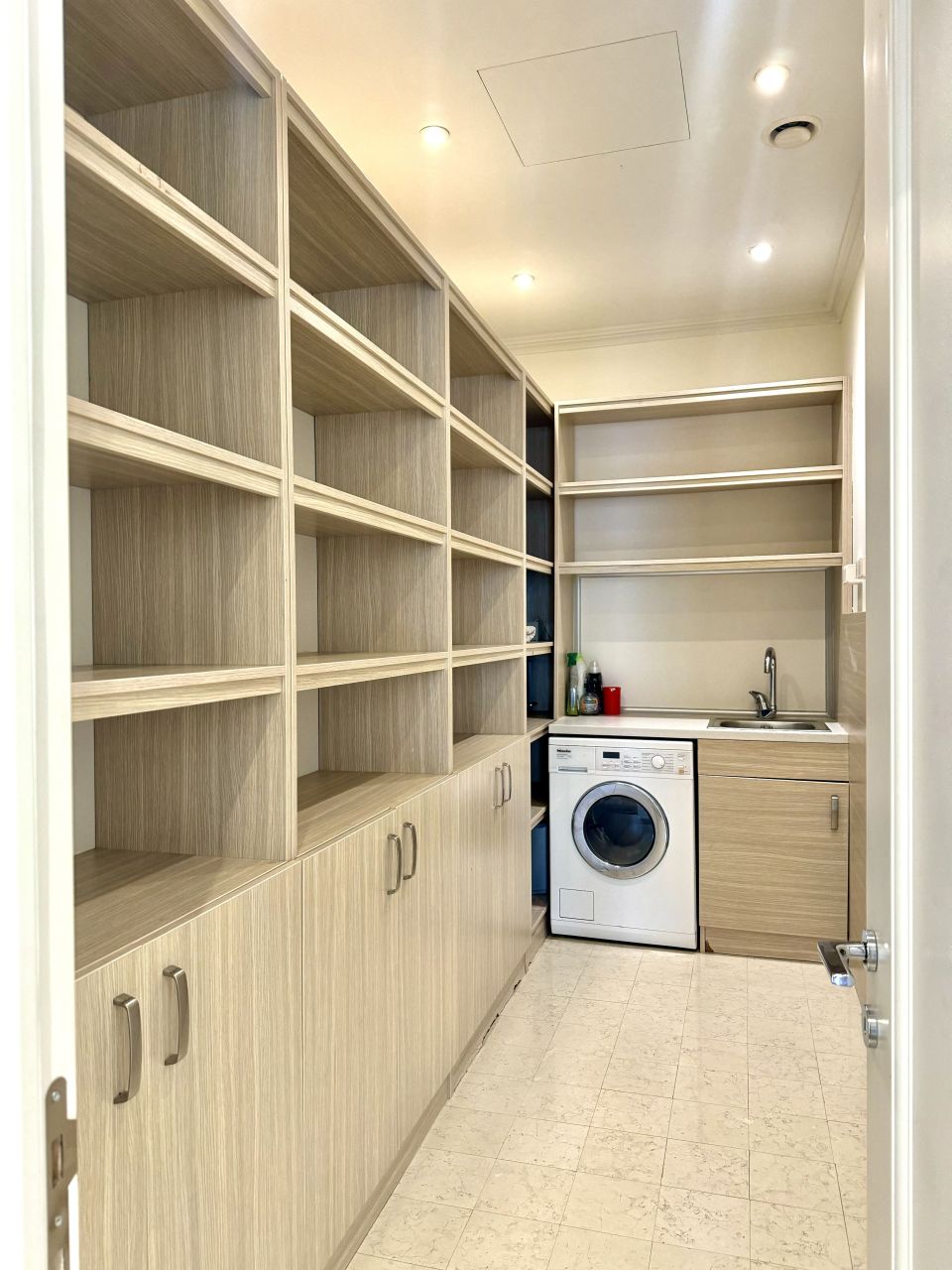 Piso en Tivat, Montenegro, 223 m² - imagen 10