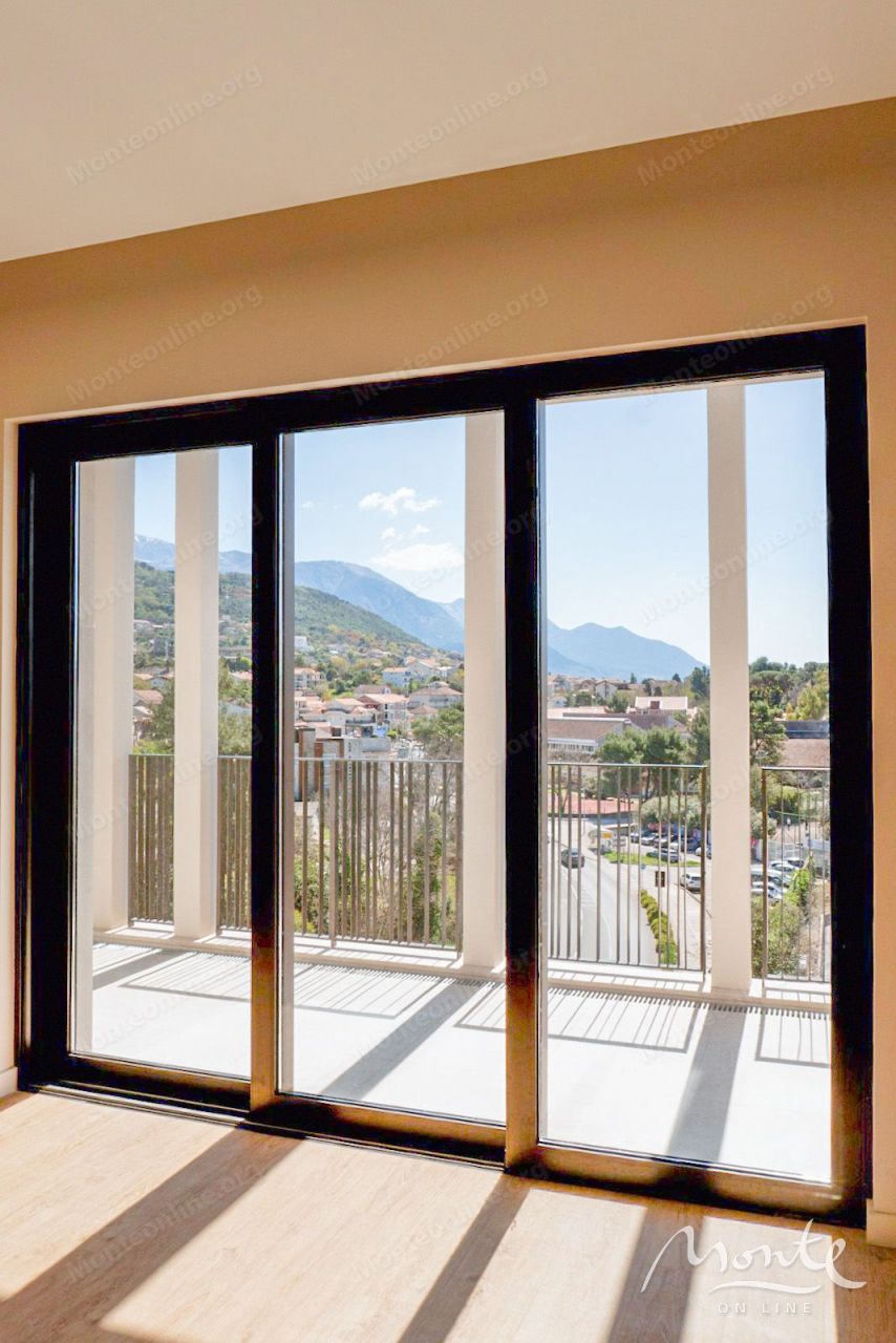Piso en Tivat, Montenegro, 88.87 m² - imagen 1