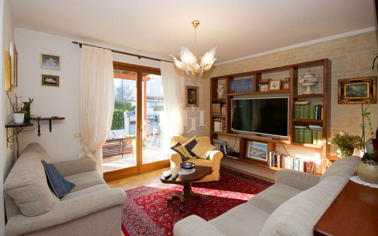 Villa in Lido di Jesolo, Italy, 158 m² - picture 18