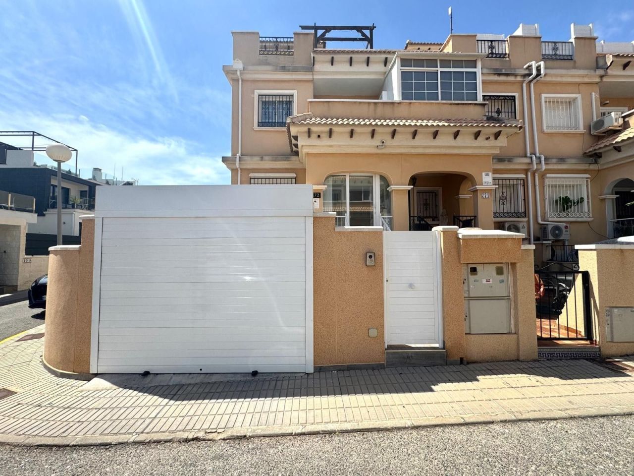 Chalet in Orihuela Costa, Spain, 76 m² - picture 1