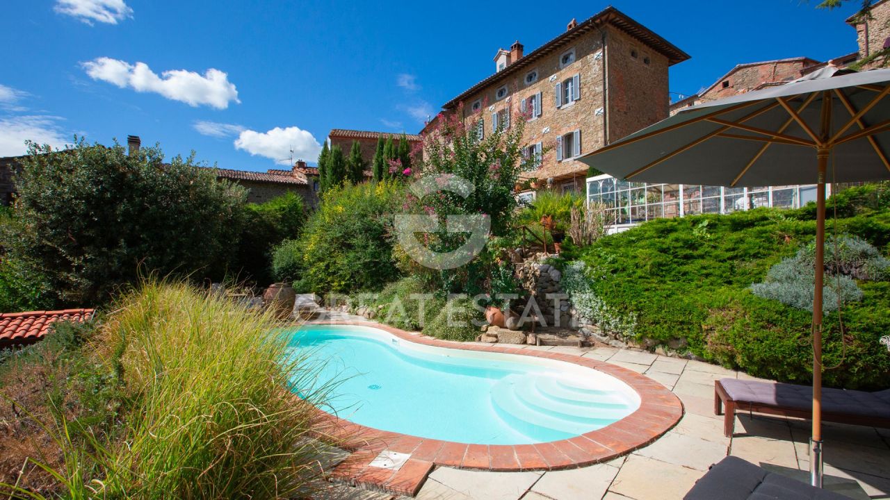Villa in Passignano sul Trasimeno, Italien, 325.8 m² - Foto 1