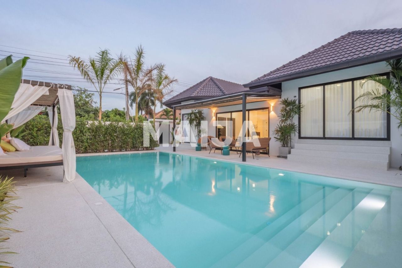 Villa à Pattaya, Thaïlande, 250 m² - image 1
