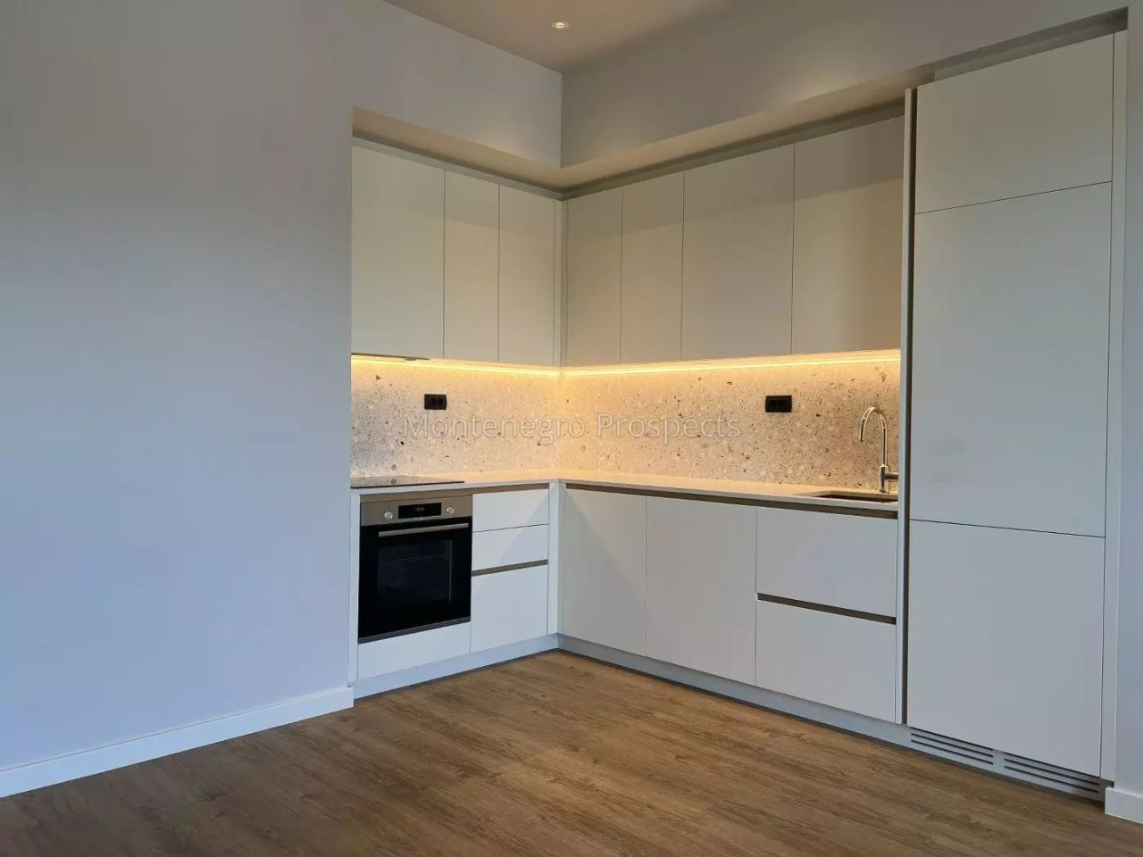 Apartment in Tivat, Montenegro, 134 m² - picture 1
