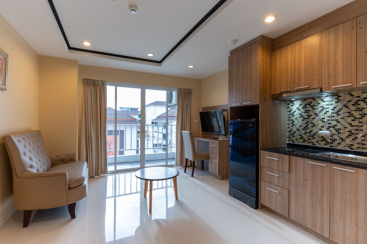 Apartment in Pratamnak, Thailand, 56 m² - picture 1