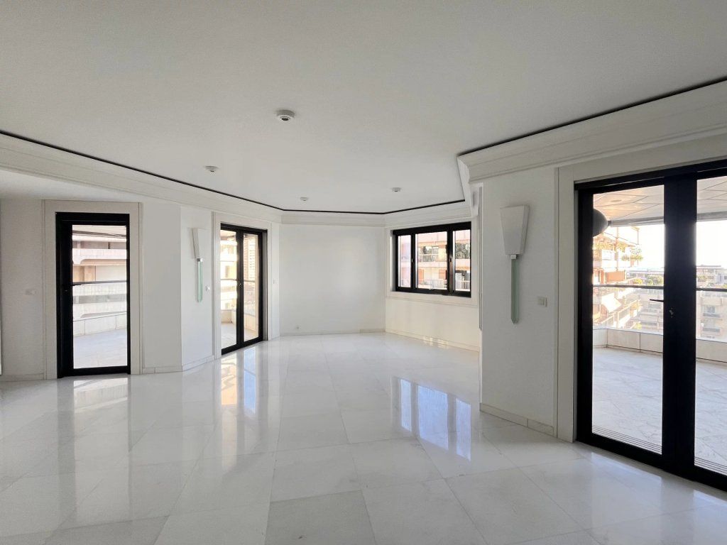 Appartement à Monaco, Monaco, 256 m² - image 1