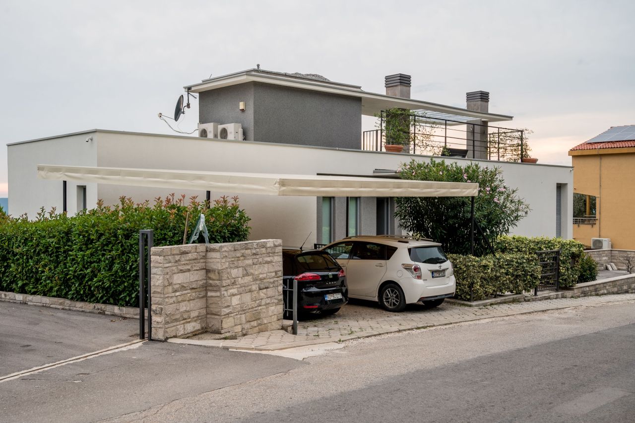 Haus in Kotor, Montenegro, 255 m² - Foto 1