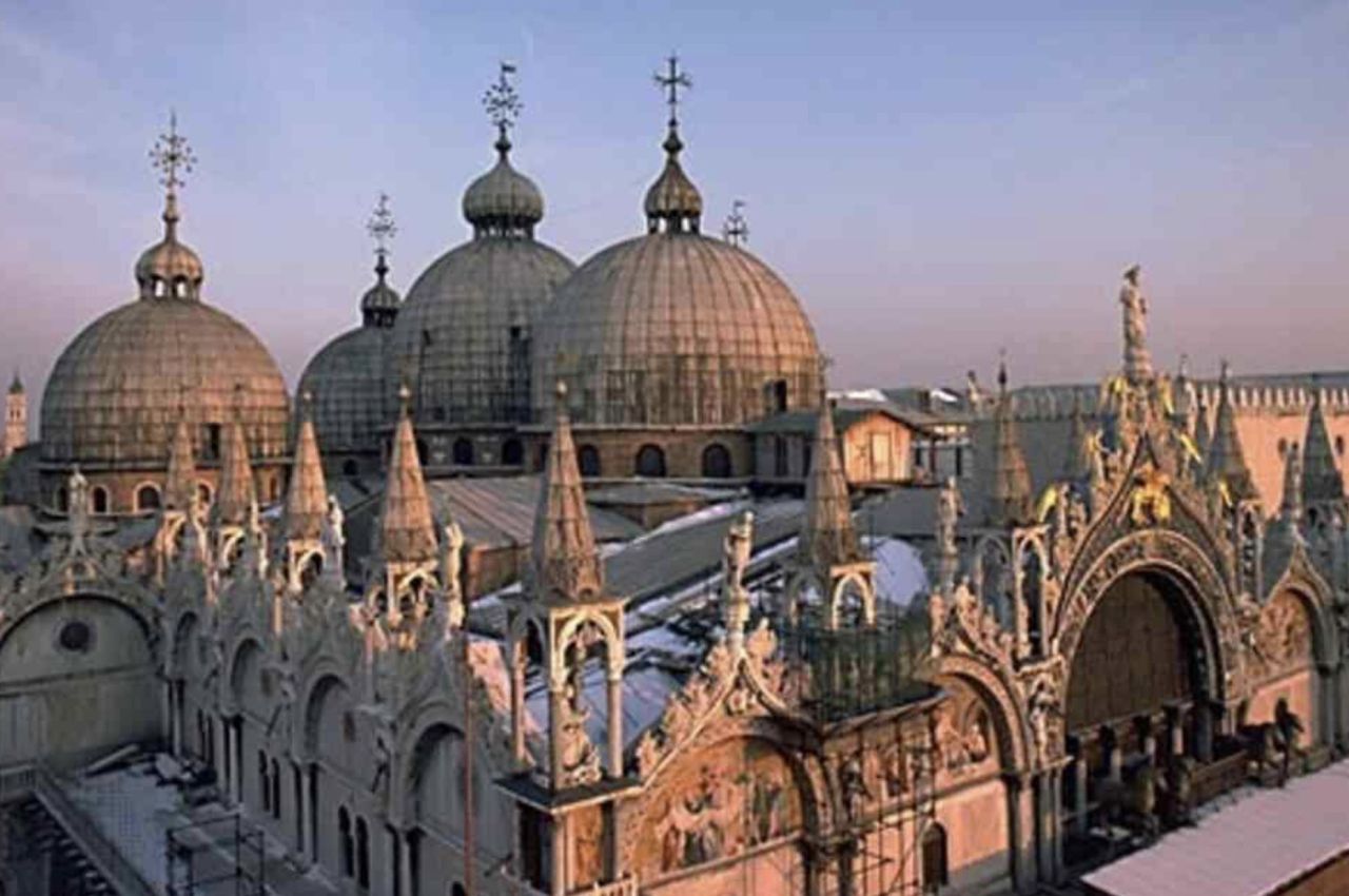 Apartment in Venice, Italy, 120 m² - picture 1
