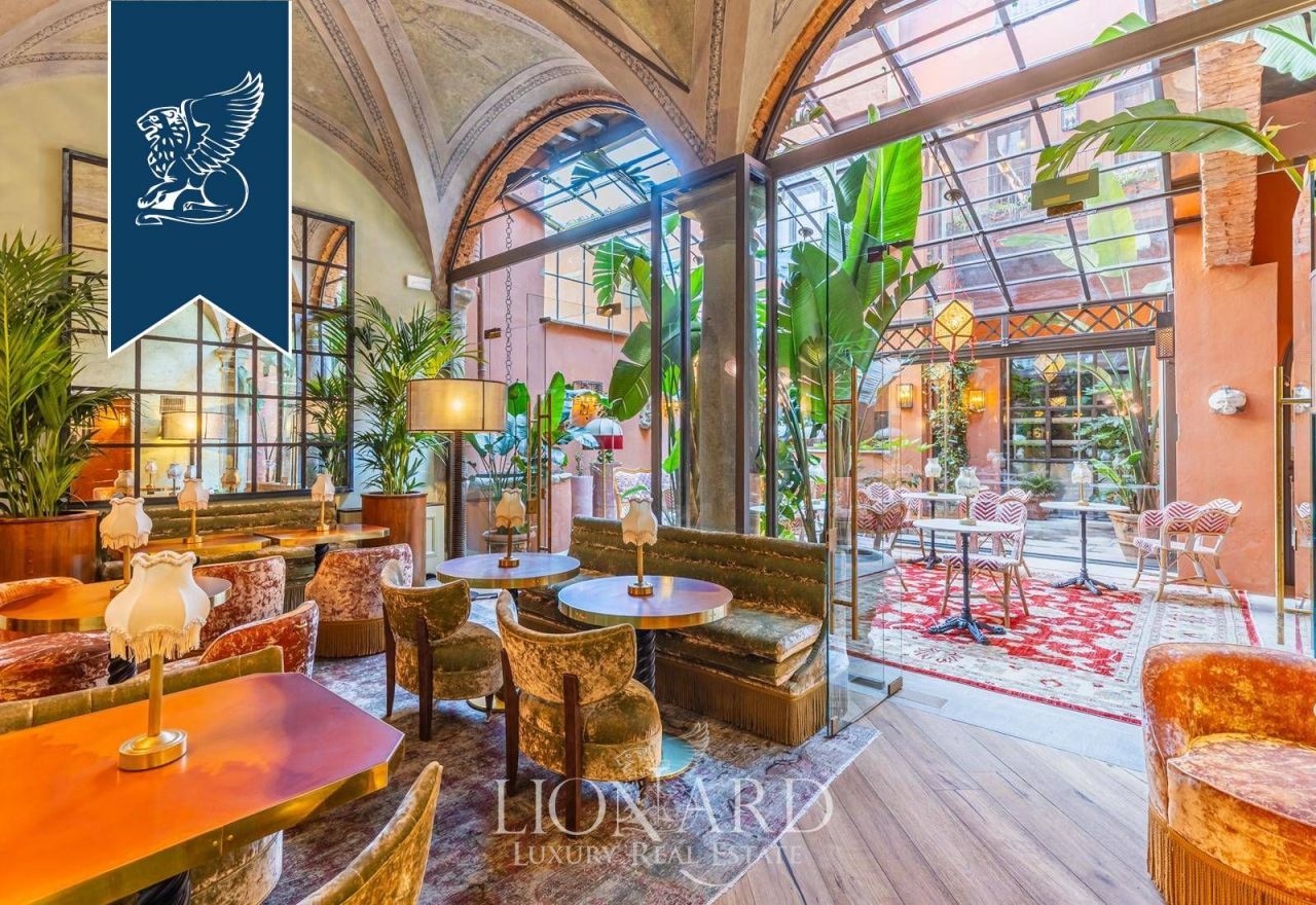 Hôtel à Florence, Italie, 1 380 m² - image 1