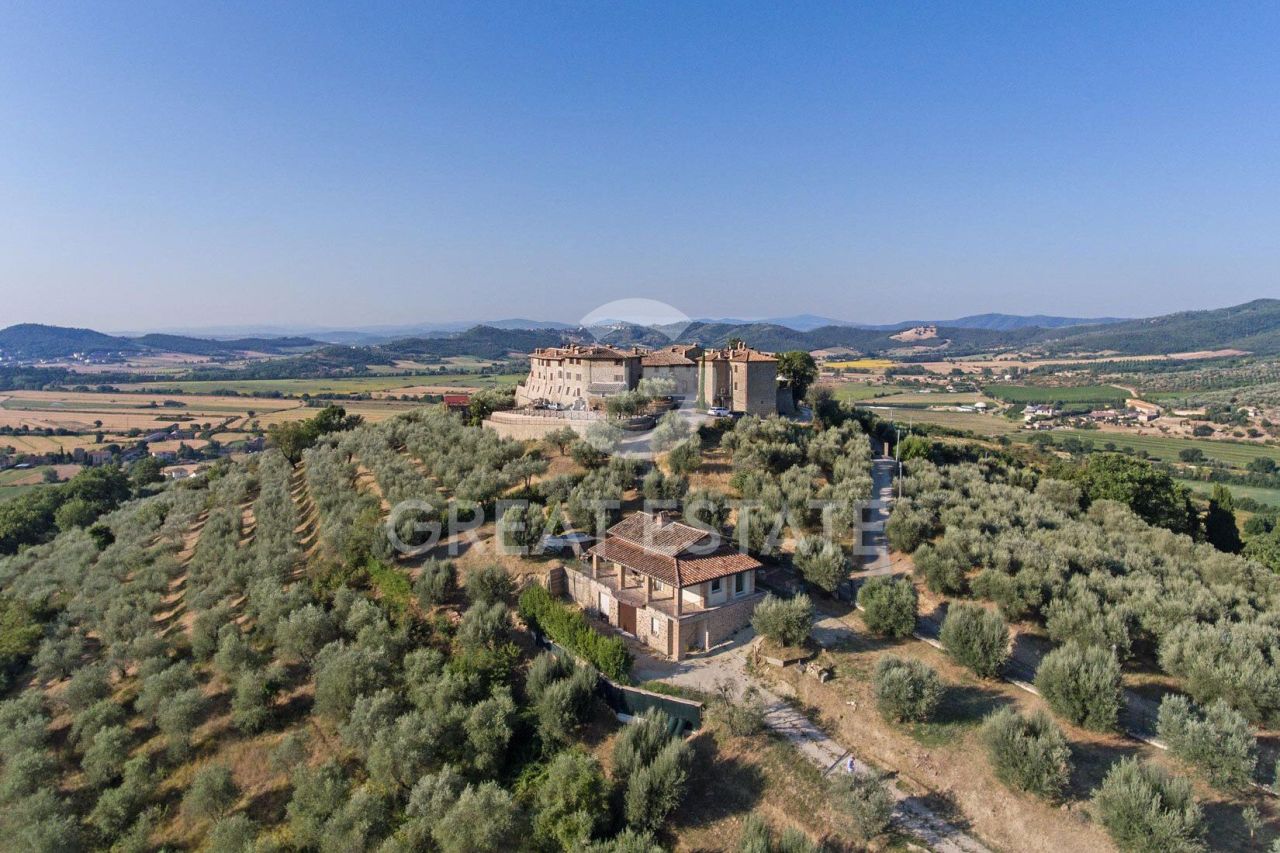 Maison à Corciano, Italie, 201.85 m² - image 1