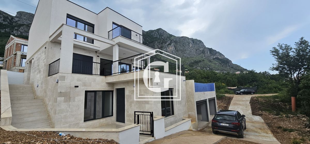 Villa in Sveti Stefan, Montenegro, 425 m² - Foto 1