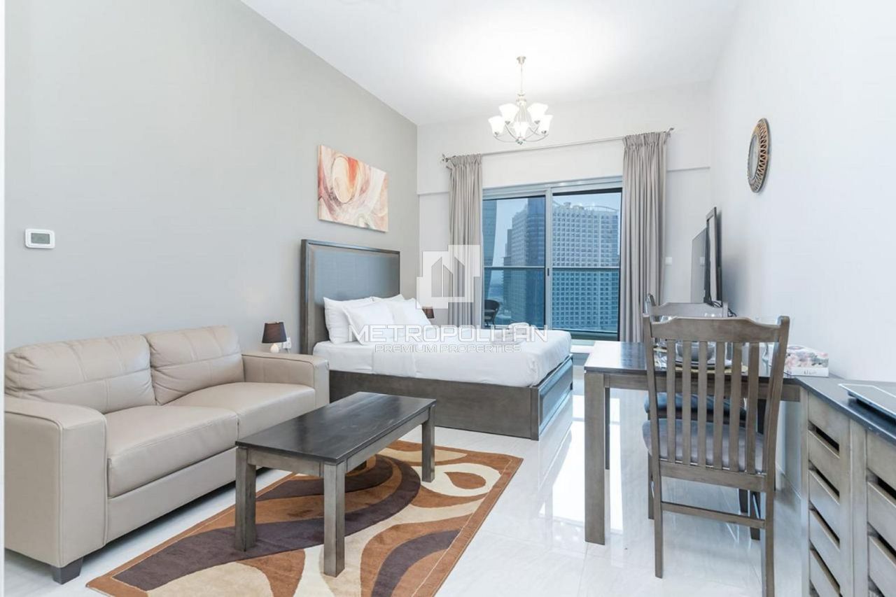 Apartment in Dubai, UAE, 44 m² - picture 1