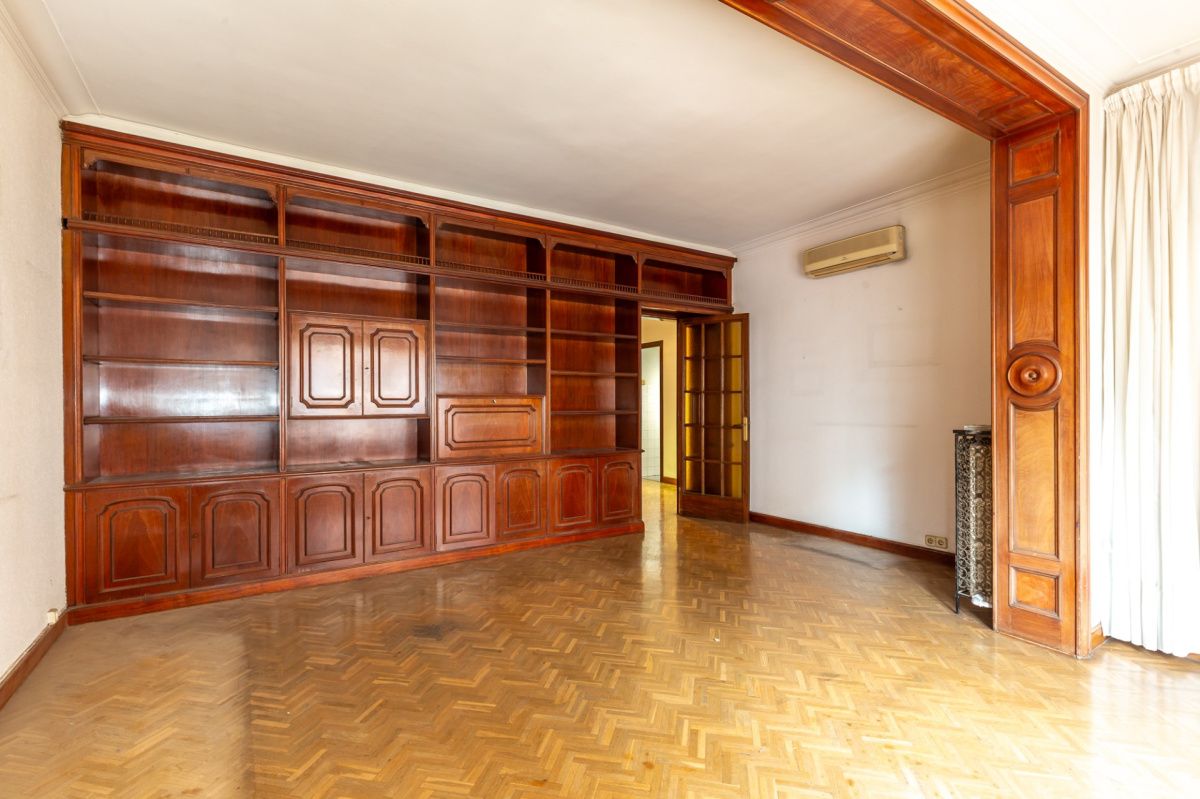 Piso en Barcelona, España, 111 m² - imagen 1