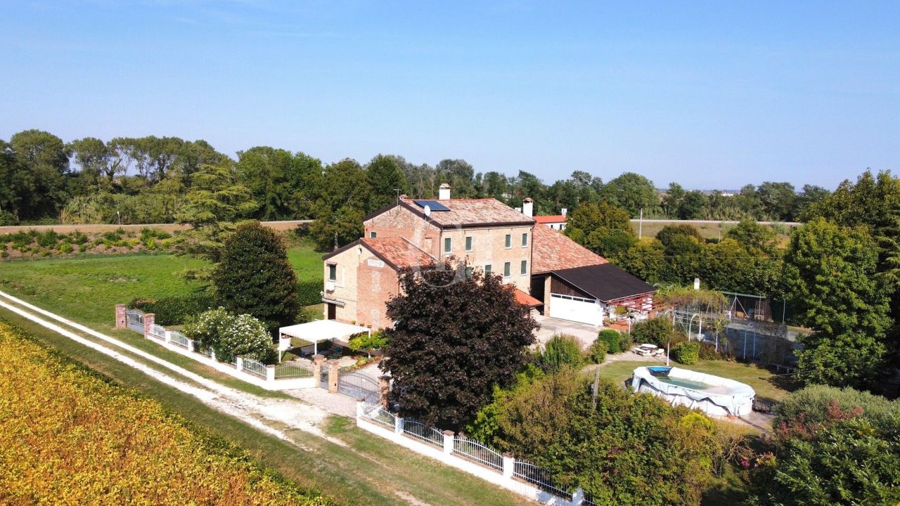 Villa à Venise, Italie, 600 m² - image 1