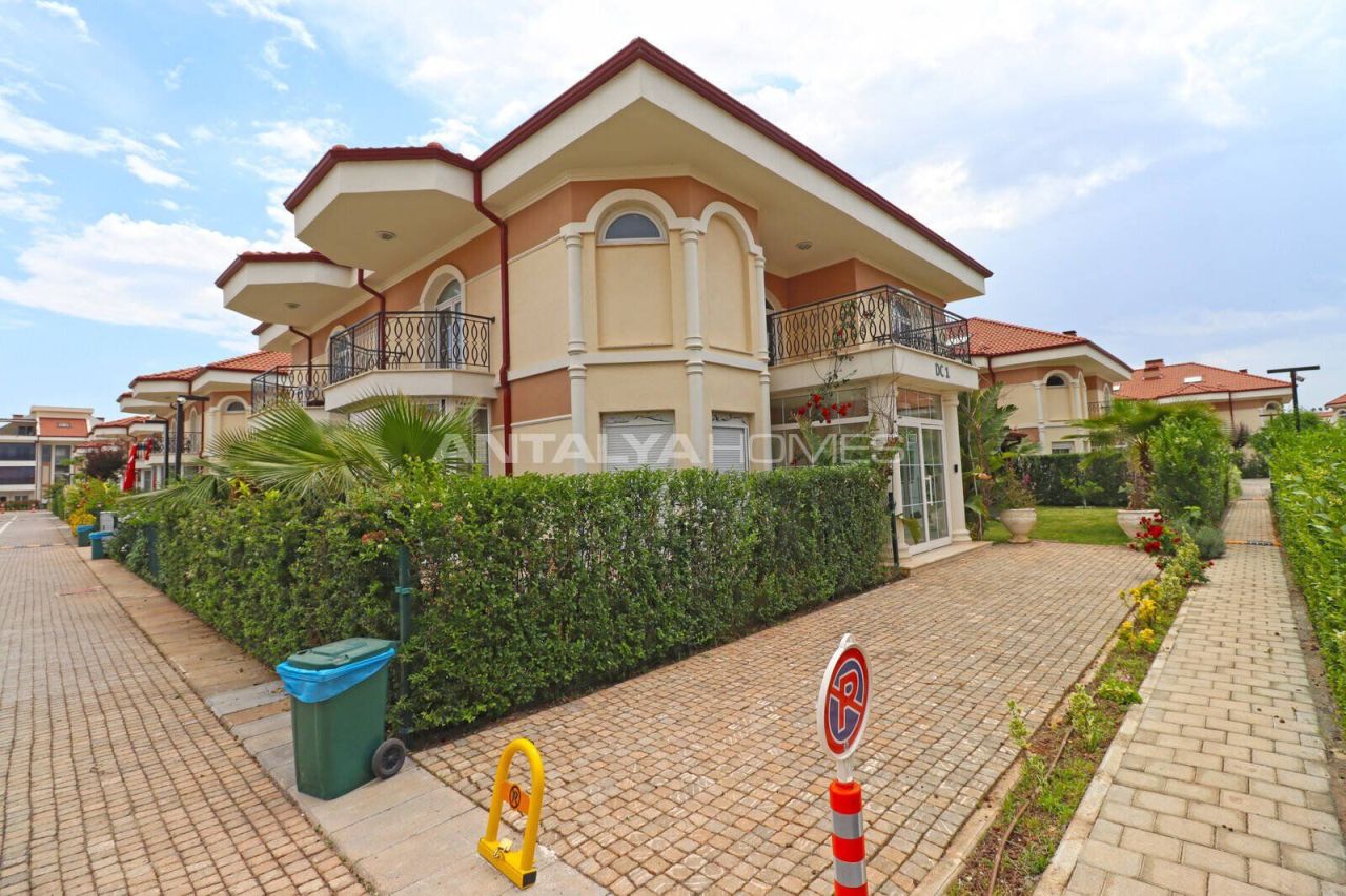 Villa in Antalya, Turkey, 310 m² - picture 1