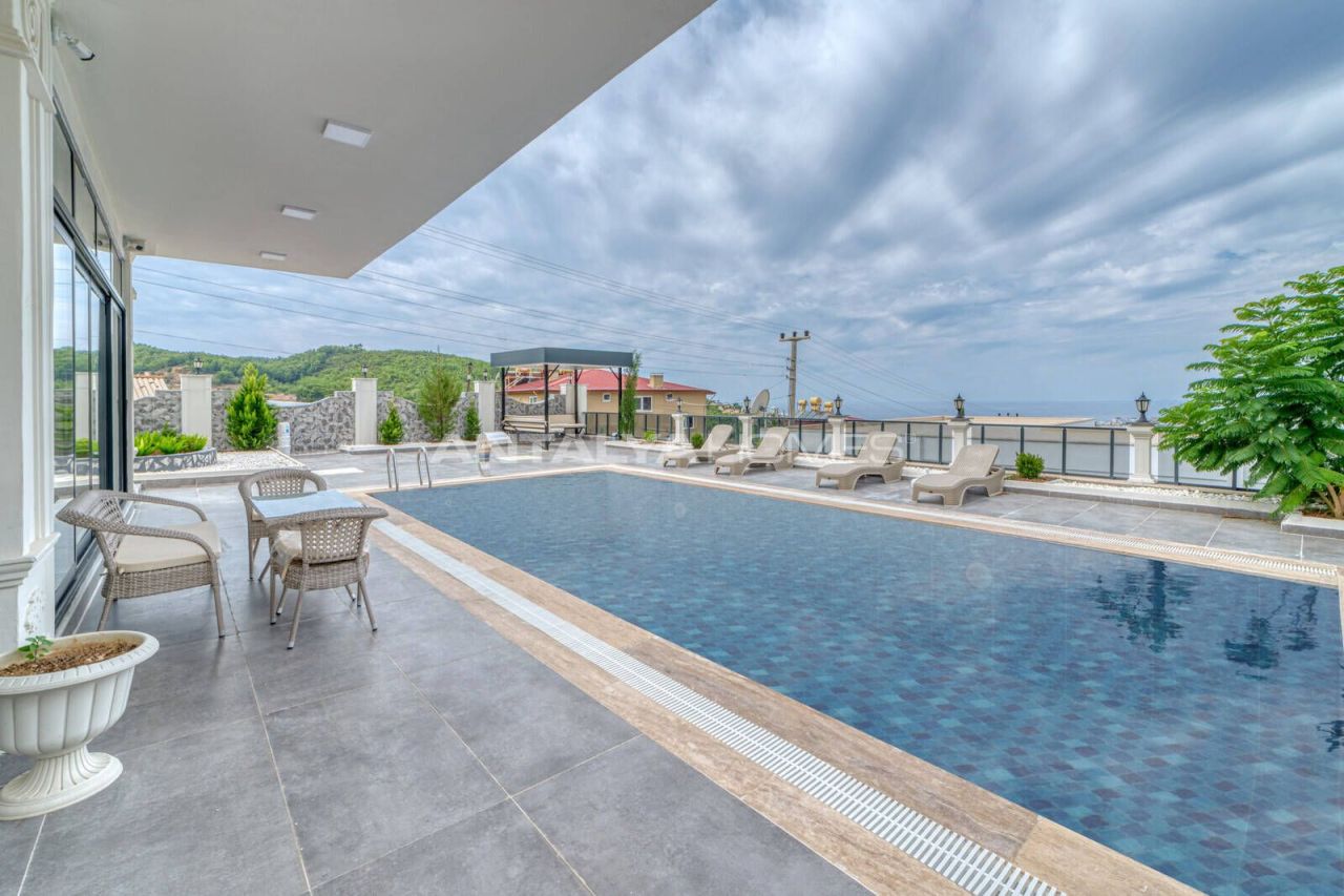 Villa à Alanya, Turquie, 550 m² - image 1