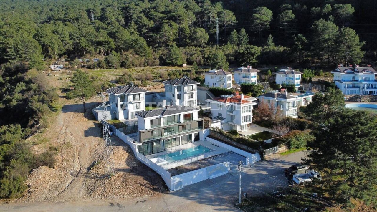 Villa in Fethiye, Türkei, 330 m² - Foto 1