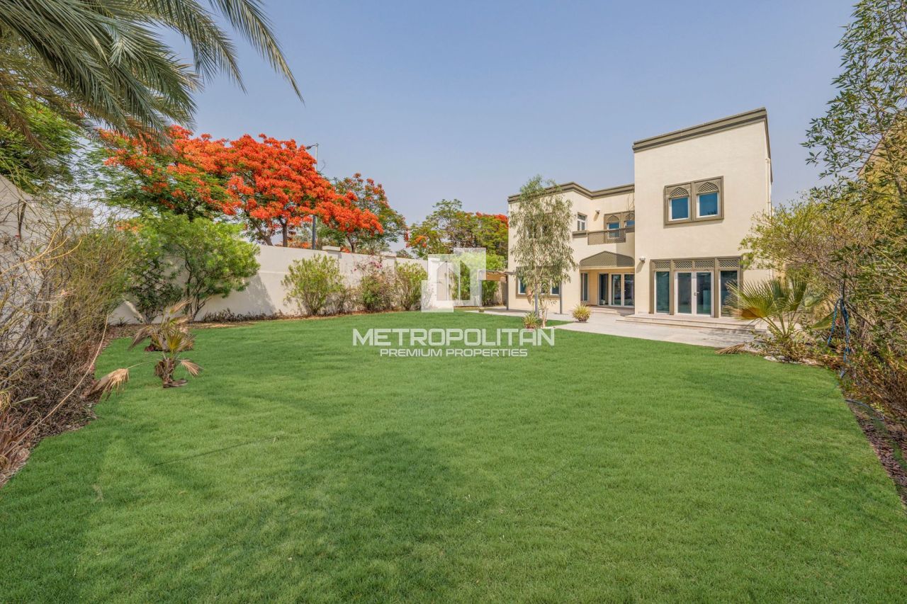 Villa in Dubai, VAE, 698 m² - Foto 1