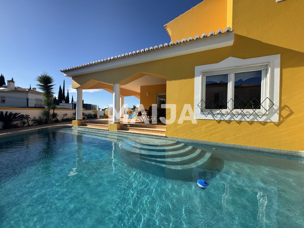 House in Portimao, Portugal, 336 m² - picture 1