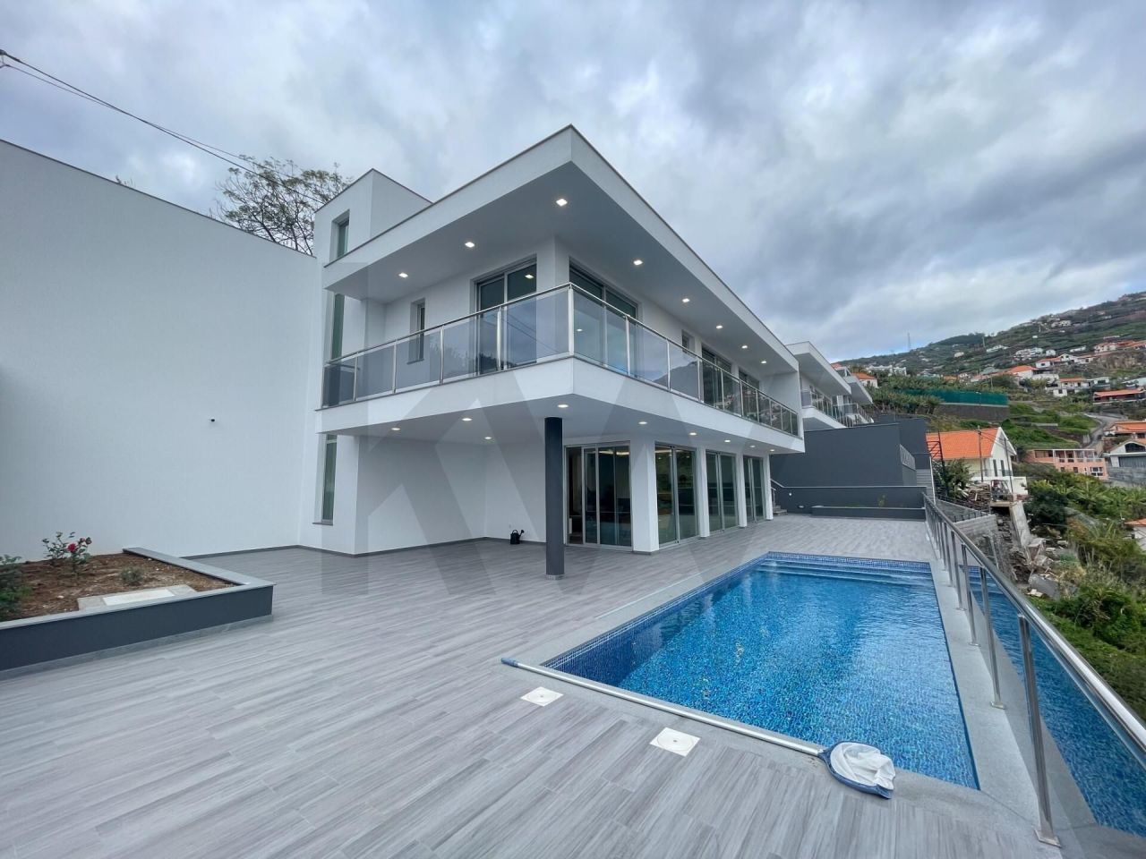 Villa on Madeira, Portugal, 297 m² - picture 1
