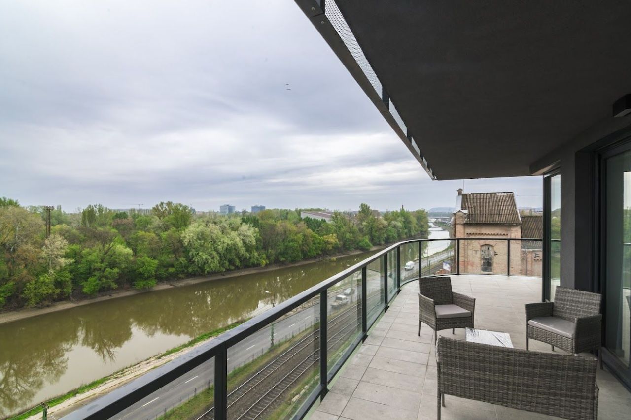 Apartment in Budapest, Hungary, 54 m² - picture 1
