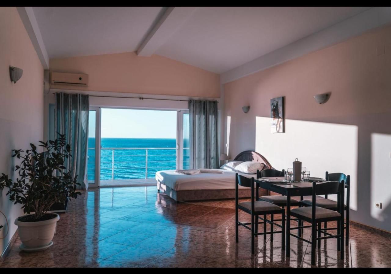 Piso en Utjeha, Montenegro, 65 m² - imagen 1