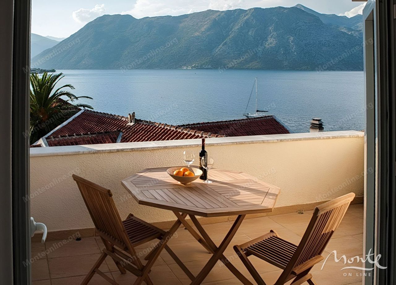 Wohnung in Kotor, Montenegro, 54 m² - Foto 1