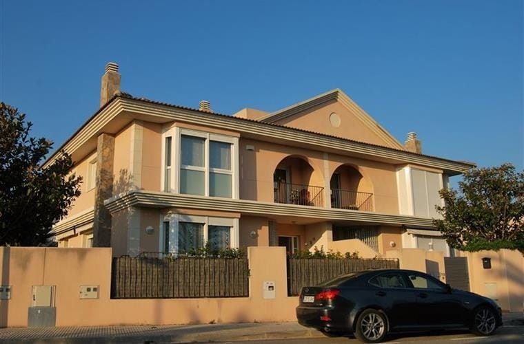 Chalet in Cambrils, Spain, 242 m² - picture 1