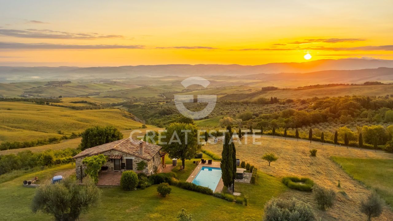 Casa Castiglione d'Orcia, Italia, 161.6 m² - imagen 1