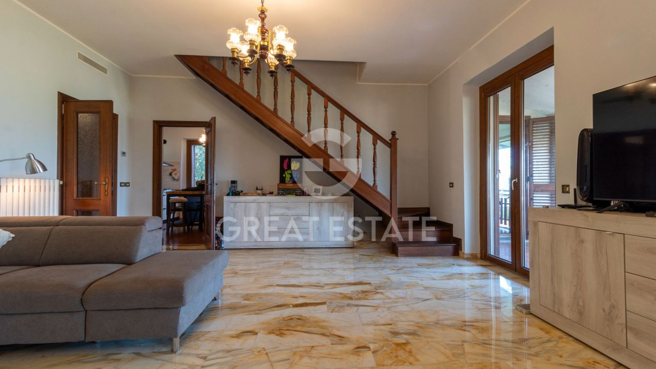 Casa en Baschi, Italia, 312.3 m² - imagen 13