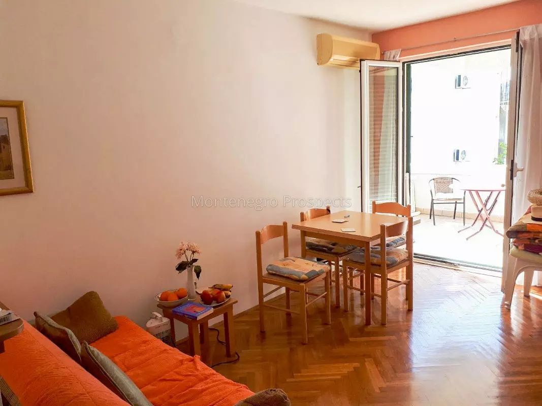 Appartement à Petrovac, Monténégro, 57 m² - image 1