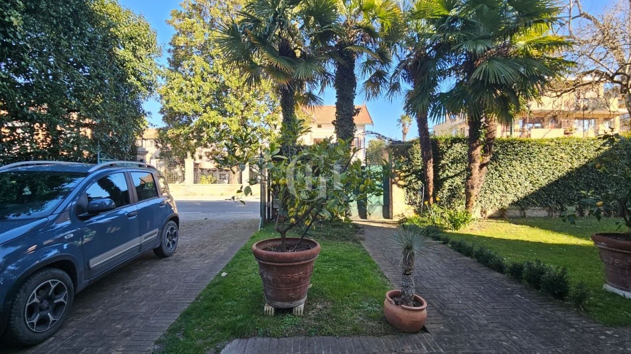 Villa in Venice, Italy, 420 m² - picture 17