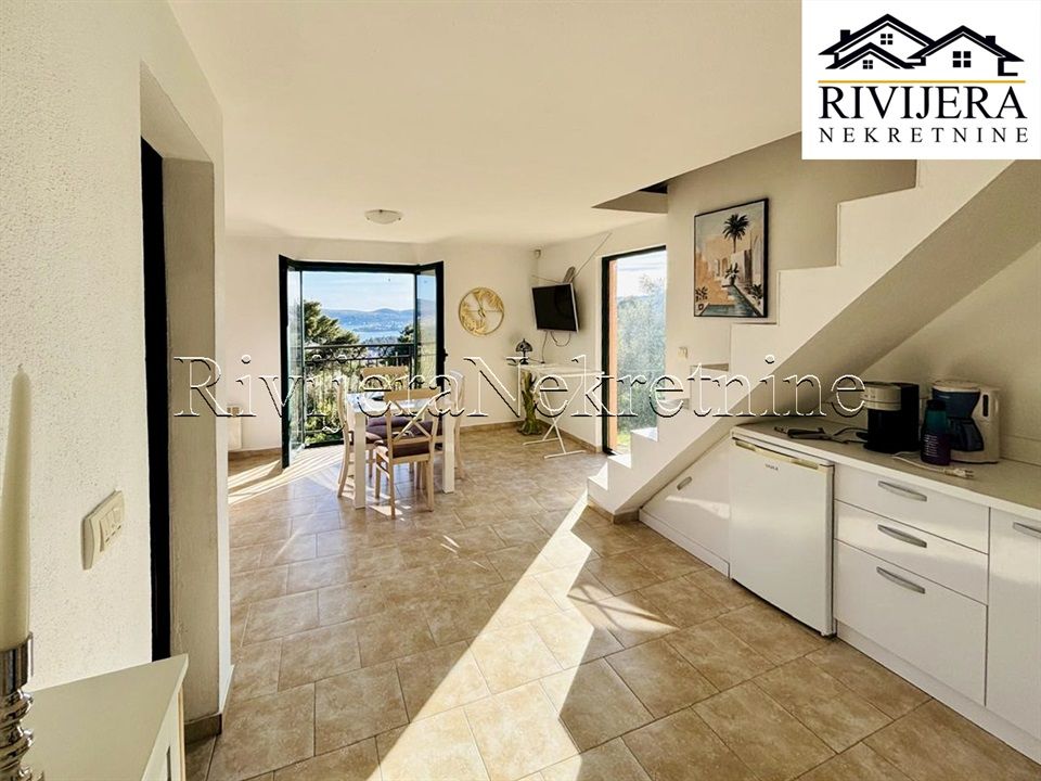 Maison à Tivat, Monténégro, 80 m² - image 1