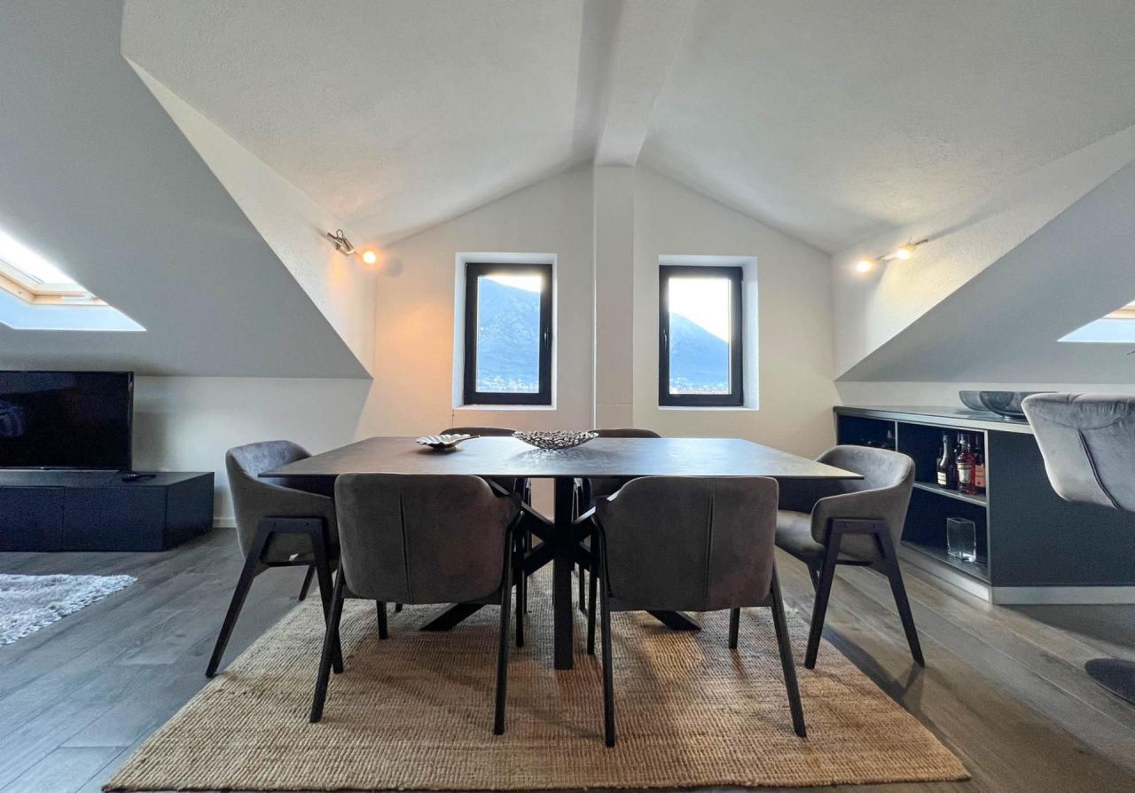 Appartamento a Dobrota, Montenegro, 82 m² - foto 3