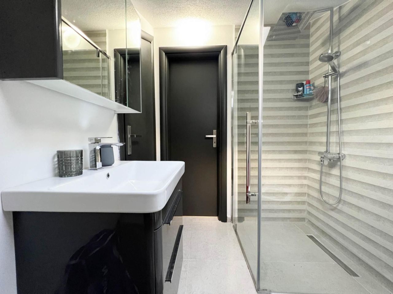 Appartamento a Dobrota, Montenegro, 82 m² - foto 9