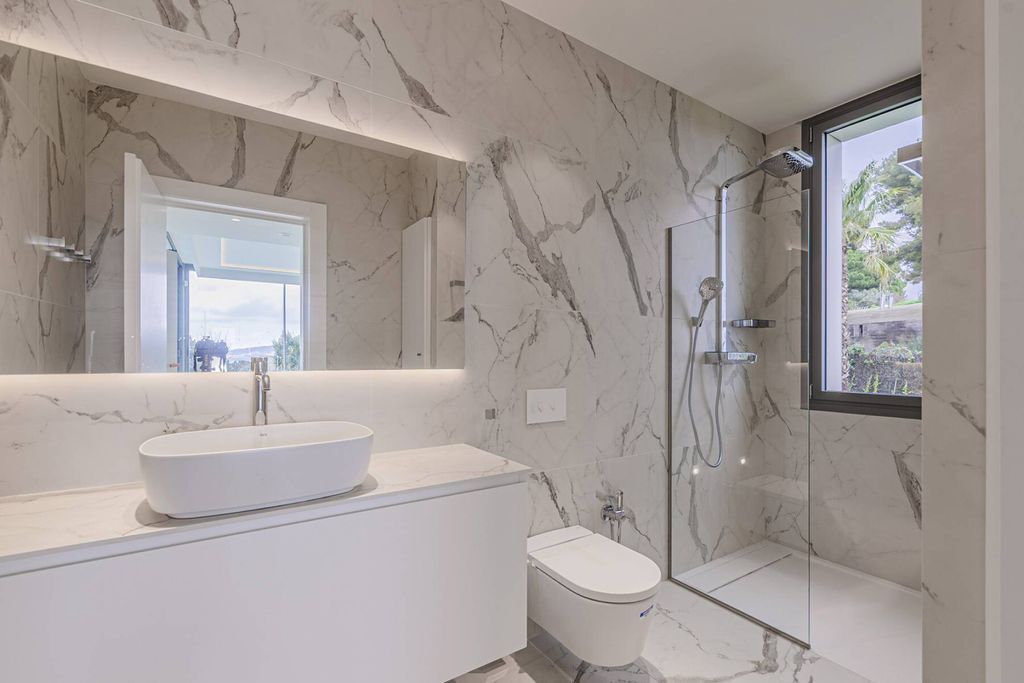 Haus in Barcelona, Spanien, 1 216 m² - Foto 19