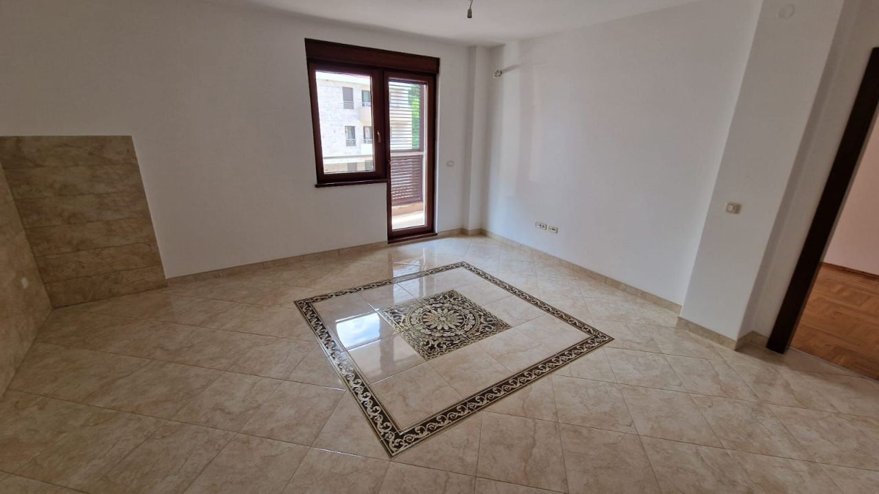 Apartment in Becici, Montenegro, 62 m² - Foto 1