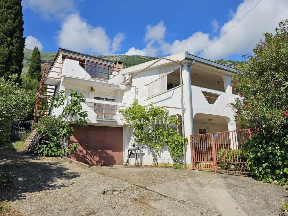Haus in Sutomore, Montenegro, 300 m² - Foto 1
