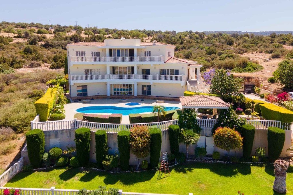Flat in Paphos, Cyprus, 458 m² - picture 1