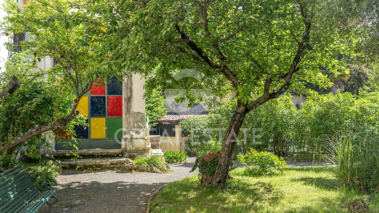 Villa à Rieti, Italie, 958.3 m² - image 2