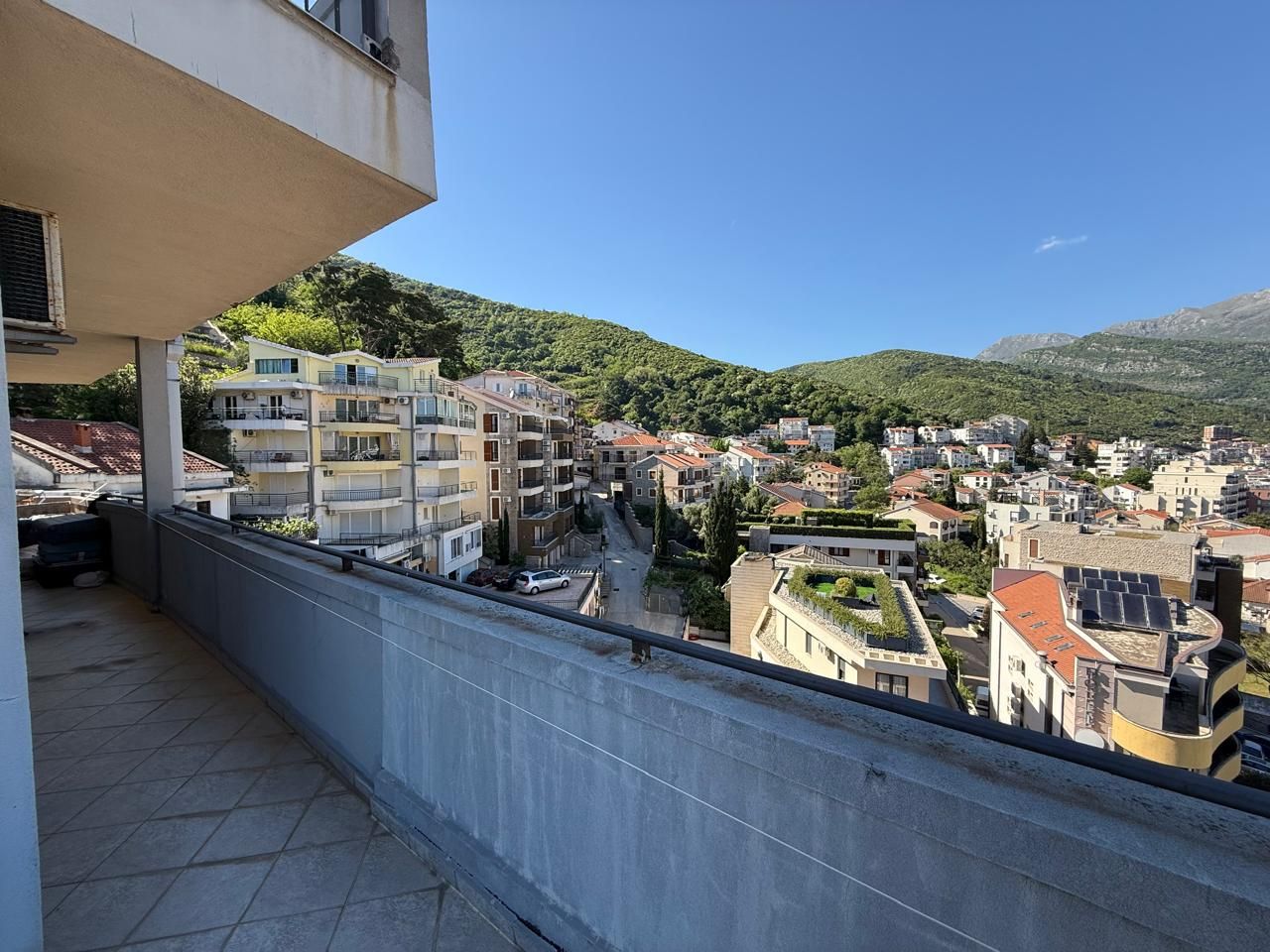Piso en Budva, Montenegro, 107 m² - imagen 1